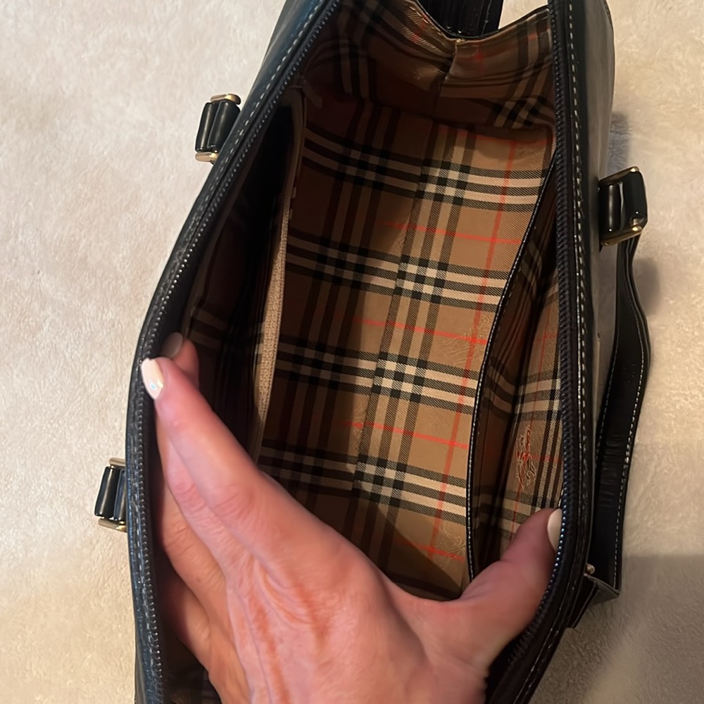 Burberry Black Leather Saffiano Shoulder Bag - Picture 5 of 7
